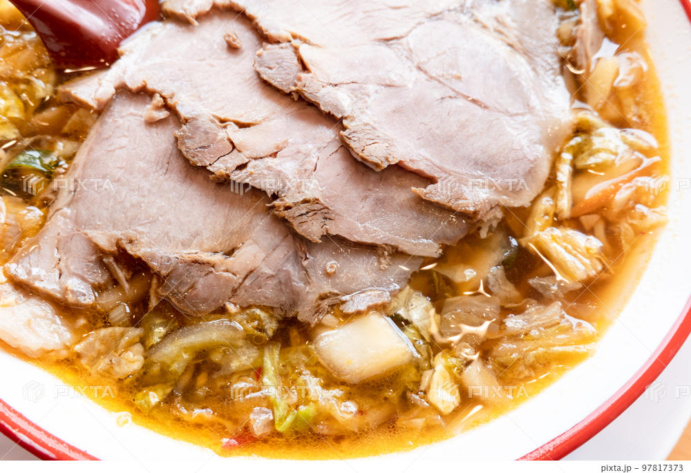 ピリ辛&野菜たっぷり「天理ラーメン」