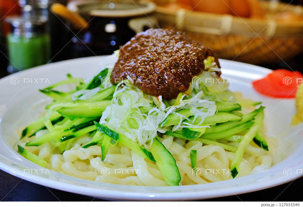 クセになる濃厚麺「盛岡じゃじゃ麺」のイメージ