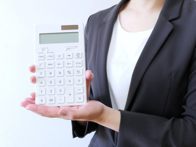 固定報酬と変動報酬、それぞれの費用の特徴