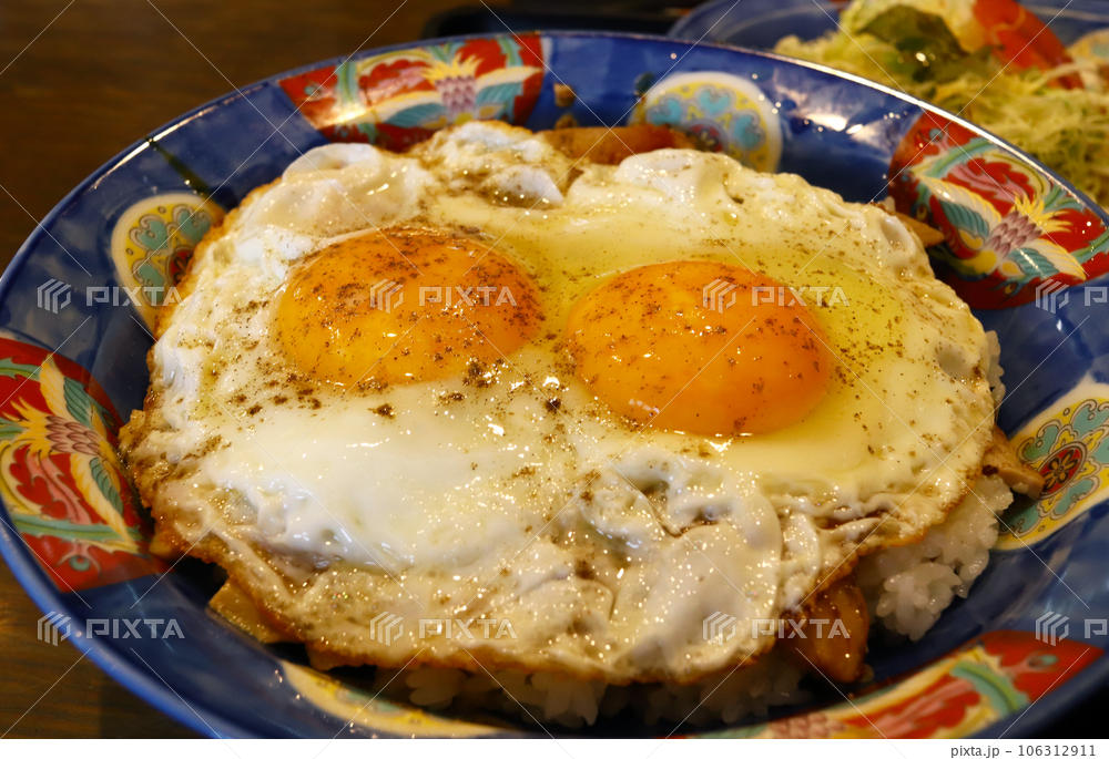 甘辛タレと半熟玉子の破壊力「今治焼豚玉子飯」のイメージ