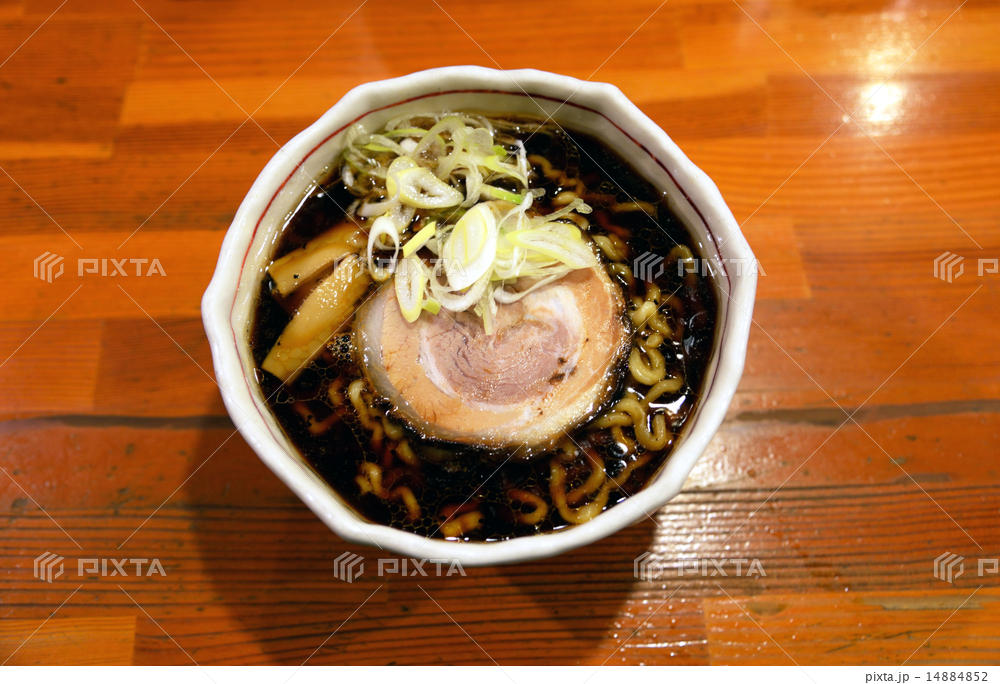 店ごとに味わいが違う「富山ブラック」のイメージ