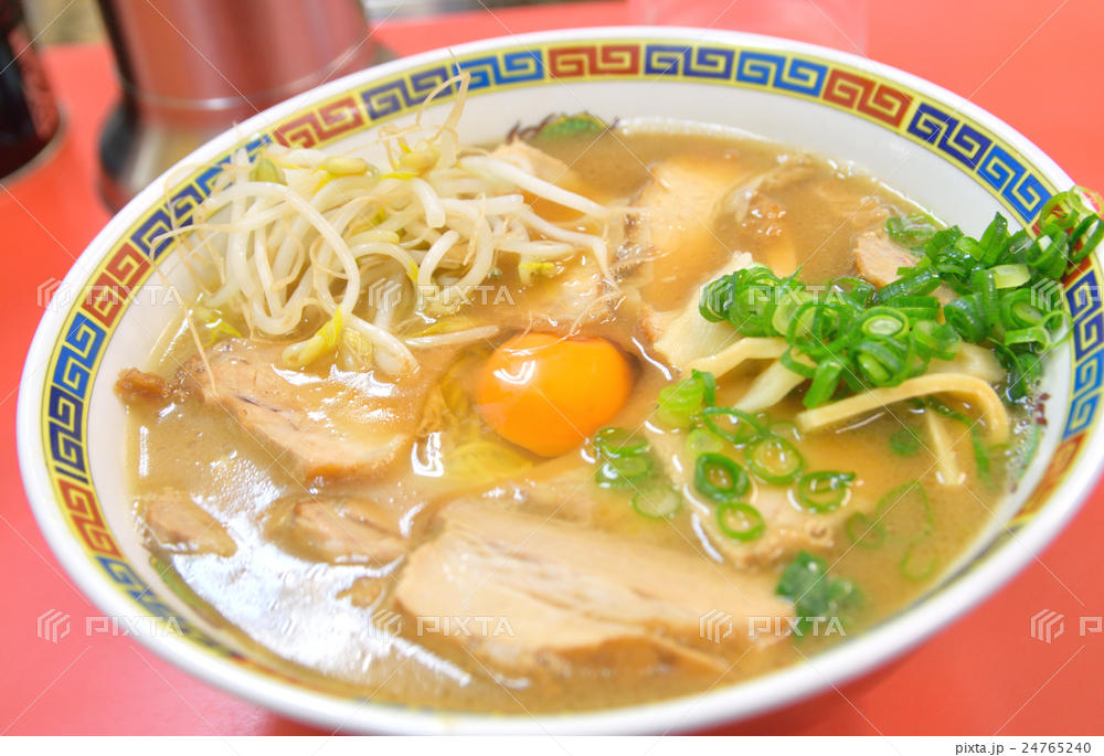 店や地域によって味の方向性が異なる「徳島ラーメン」のイメージ